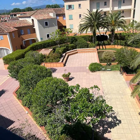La Perle Rare Du Golf De Saint Tropez 아파트